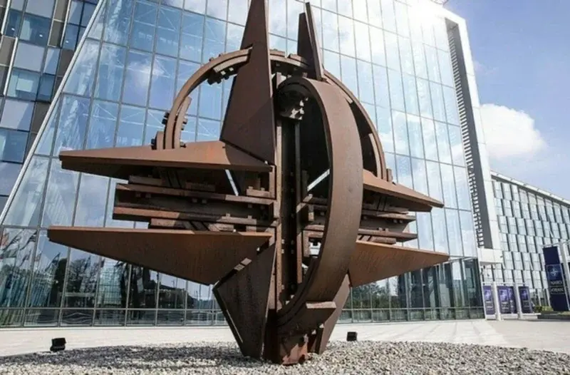 Cinci puteri europene asumă mai multă responsabilitate în apărare
