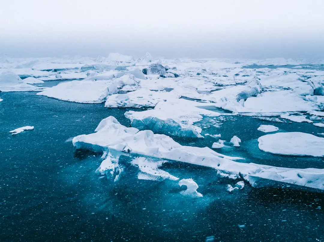 UE lansează strategia arctică în fața competiției dintre mari puteri