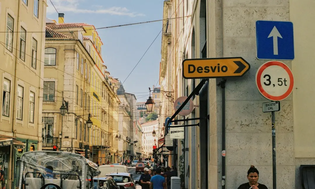Dincolo de eticheta de „revoltă adolescentină”: Ce vor cu adevărat tinerii europeni?
