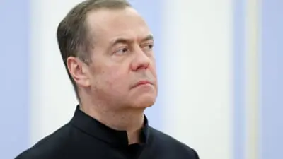 Medvedev cere lui Trump să elimine fizic Zelenski
