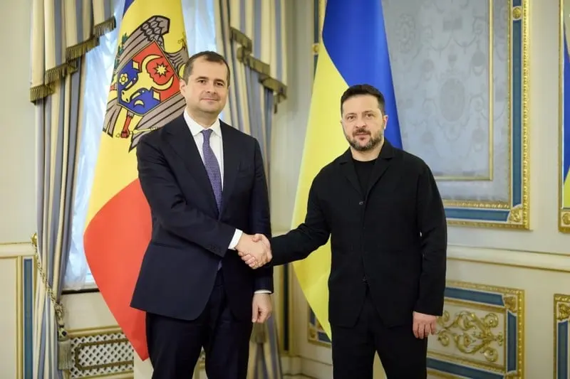 Tofan și Zelenski semnează la Kiev acord de cooperare tehnică-militară