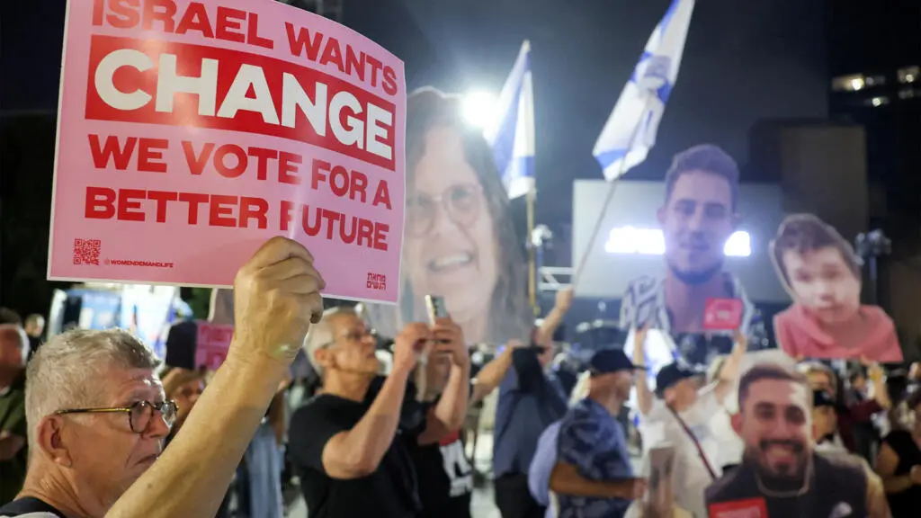 Mii de protestatari în Tel Aviv: Cererea de răspundere pentru 7 octombrie!