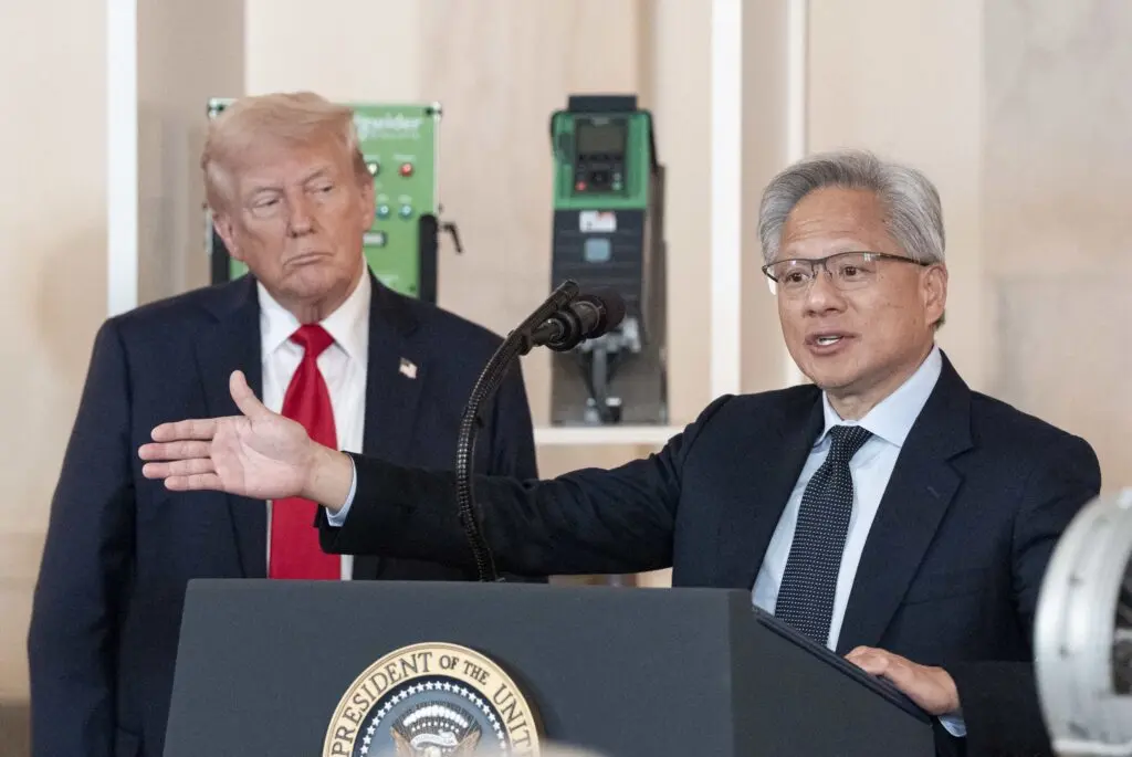 Trump a ignorat avertismentele despre o spioană chineză apropiată de șeful Nvidia?